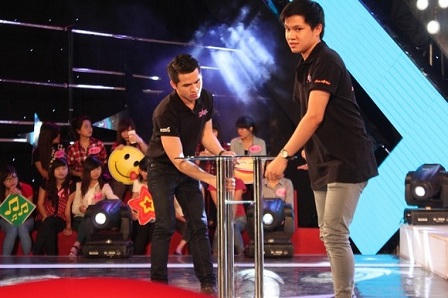 Quốc Thiên Idol làm trợ lý trường quay